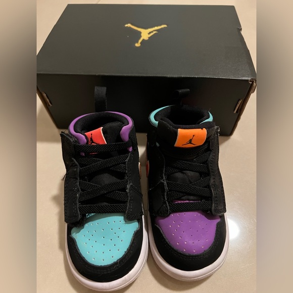 Air Jordan 1 Mid ‘What The’ Toddler Sneakers size 5c - Picture 3 of 10